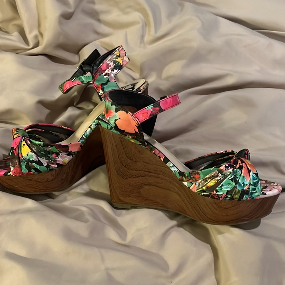 Multicolor Wedges - Picture 2 of 4